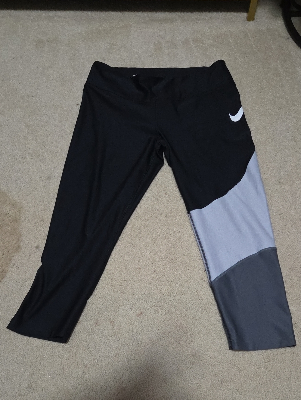 Nike Womens Black and Gray Colorblock Athletic Leggings